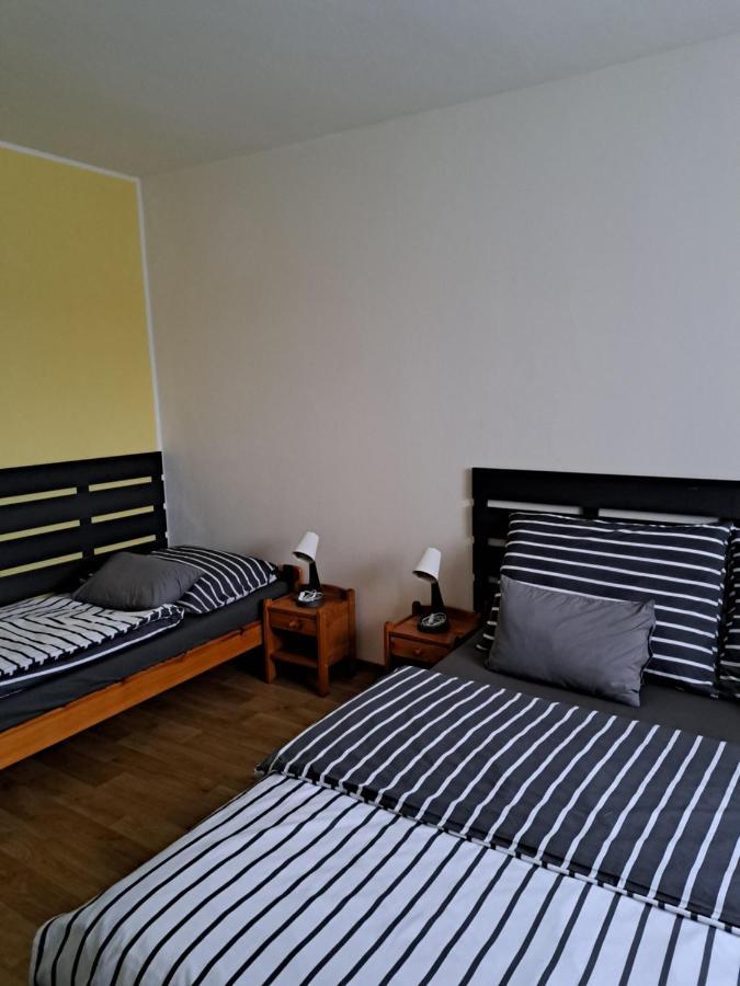 Penzion a Restaurace Na Záložně Kobylí Esterno foto