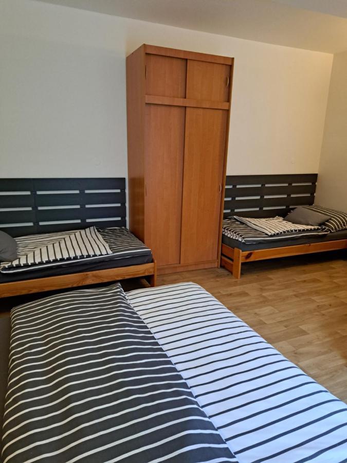 Penzion a Restaurace Na Záložně Kobylí Esterno foto