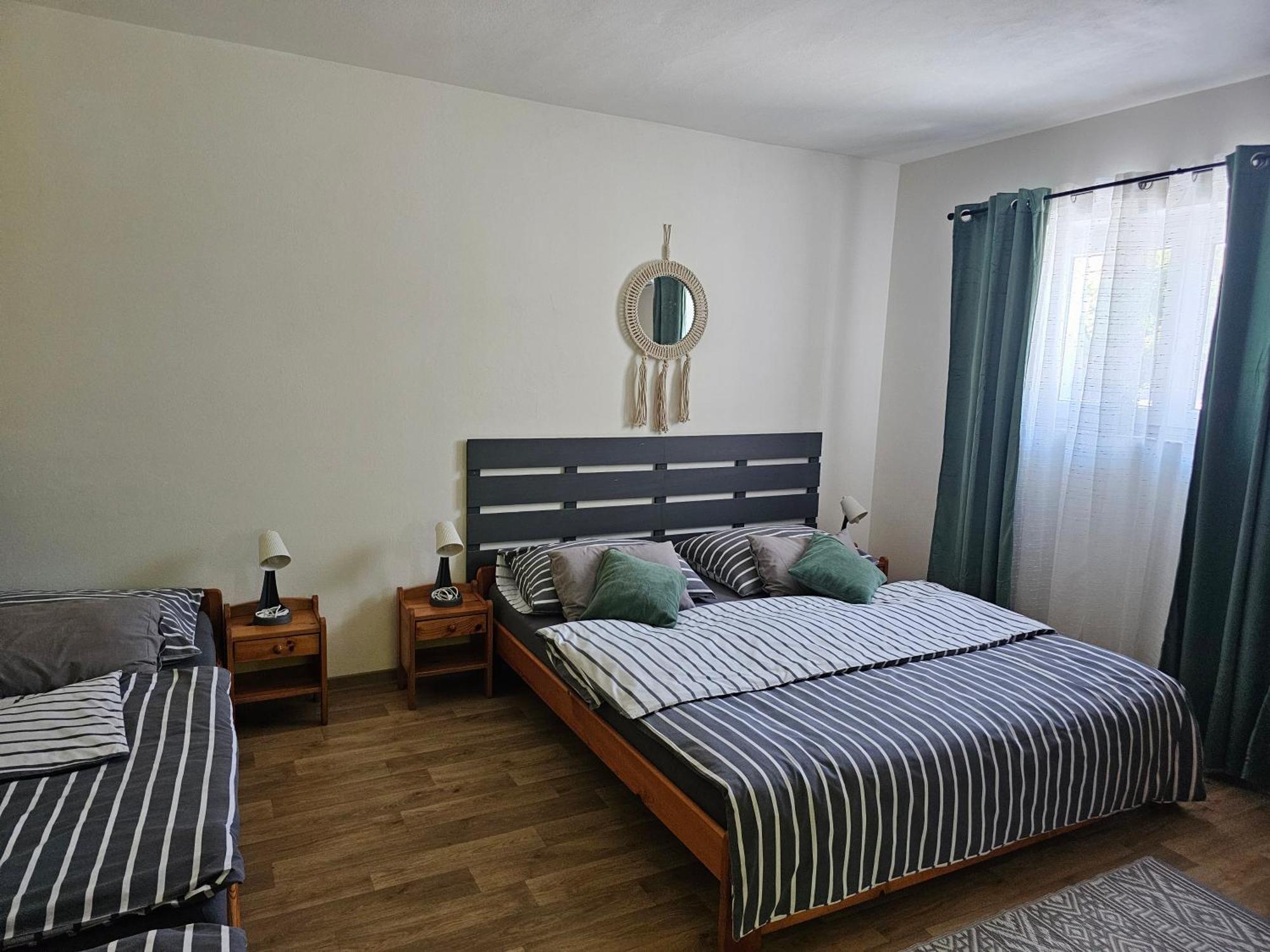 Penzion a Restaurace Na Záložně Kobylí Esterno foto