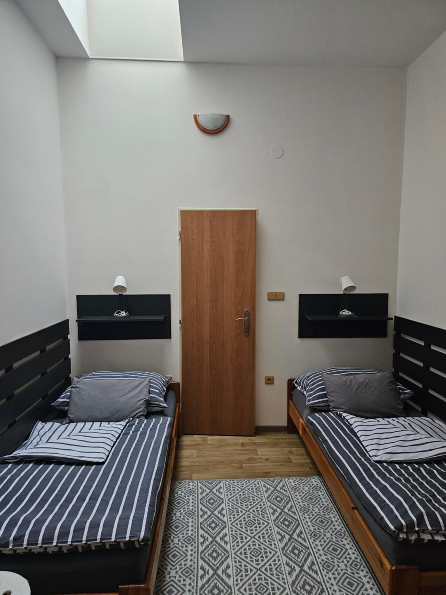 Penzion a Restaurace Na Záložně Kobylí Esterno foto